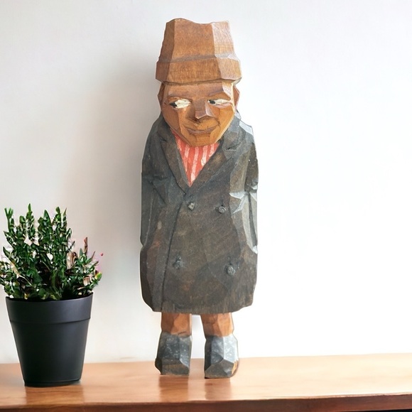 VINTAGE 5"  CARL JOHAN TRYGG WOOD CARVING • OLD MAN WEARING COAT • SWEDEN - Picture 1 of 14